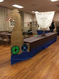 You see those rough waves that viking ship is riding? Viking Birthday Homemade Decorations Turned A Table Into A Viking Boat Viking Birthday Viking Party Homemade Decor