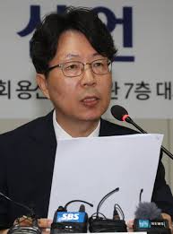 평소에 내가 제일 싫어하는 직업군의 사람들은 목사, 판검사, 변호사, 보험설계사 등인데 다른 건 몰라도 평소의 내 성향은 목사, 판검사나 변호사 따위들을 별로 대단치 않게 생각하고 존중하지도 않는. ì‚°ë¶€ì¸ê³¼ì˜ì‚¬íšŒ ë‚™íƒœ ì˜ì‚¬ ìžê²©ì •ì§€ íê¸°í•´ì•¼ ë‚™íƒœ ì§„ë£Œê±°ë¶€ê¶Œ ì¸ì •ì„ ê²½í–¥ì‹ ë¬¸