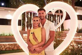 Singles come together in a tropical location to look for love, with one couple winning a cash prize. Love Island Season 7 Why Twitter Fans Are Rooting For Millie And Liam