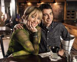 Hilary duff has apologised after she and her boyfriend offended some fans with their poorly thought out halloween costumes at the weekend. Lizzie Mcguire Reboot News Cast Spoilers And Release Date