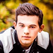 Aimee Prentice's Instagram, Twitter & Facebook