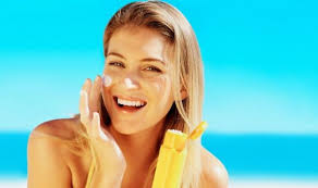 Sunscreen contouring is more dangerous than you think — here's why. Sun Cream Contour Tiktok Tendency Why You Should Try This Harmful Trend News Chant Uk
