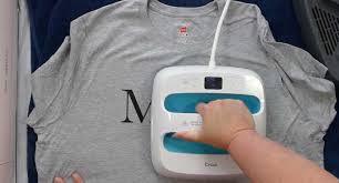 How To Make A Mom Shirt With Your Cricut Daily Dose Of Diy