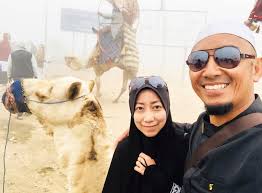Aku pengen pinta andi sambil merebahkan tubuh mamaku lagi, tapi mama menahan tubuhnya dan kembali duduk. Dengan Kos Bawah Rm5 5k Wanita Ini Kongsi Pengalaman Tunai Umrah Secara Diy Berbaloi