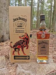Jack Daniel S Gold 27 Year Of The Dog Jack Daniels Bourbon Fine Wine And Spirits Jack Daniels