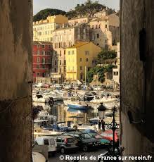 Epingle Sur Une Ville Une Place