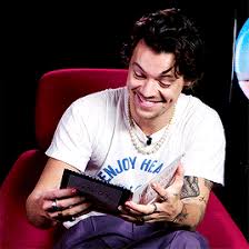 Niall horan on the one direction new album. Harry Reading Fan Mail On Capital Fm