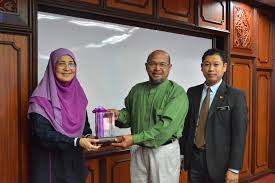 Kerajaan negeri terengganu, kuala terengganu. Kunjungan Hormat Rektor Dan Pengurusan Uitmct Bertemu Exco Kerajaan Negeri Terengganu