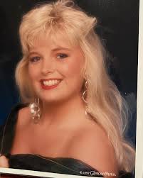 I would like to thank everyone for all the kind birthday wishes. You sure  know how to make a gal feel loved and glamorous! Grateful for another year!  #glamoroussince1992 #glamourshots ❤️