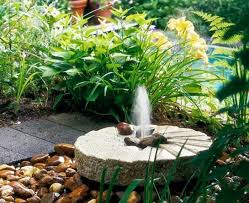 Je nach wissen und können, kann man einen gartenspringbrunnen kaufen oder auch selber machen. Einen Gartenbrunnen In Drei Schritten Selbst Installieren So Einfach Geht S Archzine Net