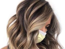 To stand out even more, ask your colorist for chunky highlights. How To Get Chunky Highlights According To A Hairstylist Makeup Com