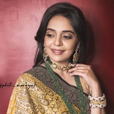 ✨ Collaboration magic with NikayiFashion Studio, featuring the stunning  Marathi actress @kunjika_k_official . Styled in Rreizo Jewels and  flawlessly glammed by Hemal Thakkar, she brought our creations to life in  an exclusive