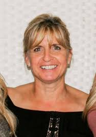 Julie Mattos's Instagram, Twitter & Facebook