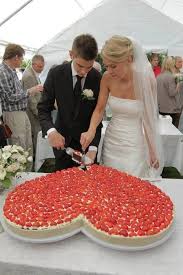 Ridiculously Beautiful Weddings Gateau De Mariage En Coeur Gateau De Mariage Original Idees De Mariage