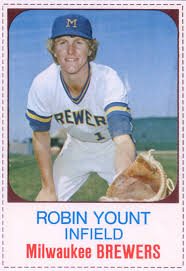 The green and purple split borders are instantly recognizable… so is the nice pose of a young brett wearing his kansas city royals cap standing ready at the bat. This Robin Yount Baseball Card Proves He S Sweeter Than George Brett