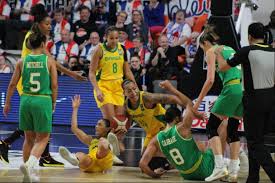 Como o futebol feminino ainda tem pouco espaço nas grandes mídias, as garotas da seleção chamam bastante atenção durante essa época do ano. Magic Paula Lamenta Selecao Feminina De Basquete Fora Das Olimpiadas
