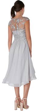 Consulta il nostro centro assistenza. Offerta 0351 Abito Corto Davanti E Piu Lungo Dietro In Chiffon Grigio Perla