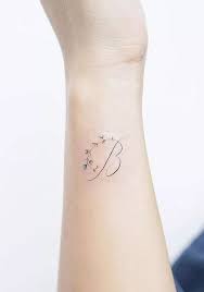 One spray tattoo geçici dövme şablonları tarzınıza çok uyacak. B Harfi Dovme Modelleri
