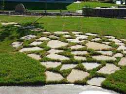 Flagstone Patio In Grass Patio Stones Patio Garden Flagstone Patio