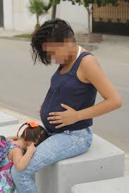 18 aos de edad se considera de alto riesgo, pues el tamao de los huesos de su pelvis, la madurez de su. Preocupa Embarazos A Temprana Edad