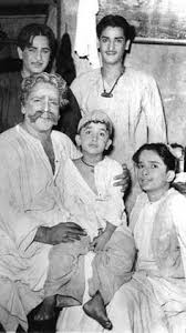 Jump to navigation jump to search. The Prithviraj Kapoor Family Tree Raj Shammi Shashi And Young Randhir Bollywood Pictures Bollywood Stars Rare Pictures