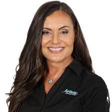 Jennifer Coletta's Instagram, Twitter & Facebook