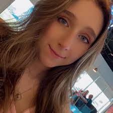 Jasmine Schultz's Instagram, Twitter & Facebook