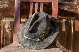Resultado de imagen para sombrero viejo