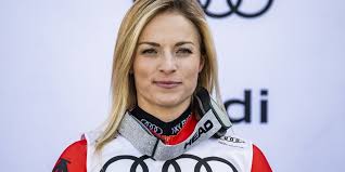 Lara Gut-Behrami crashed