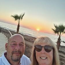 hi folks were a bunch of mature ladys looking to book magic cristal park  hotel, honest opinions please how far from old town are we can we walk  there? is there a