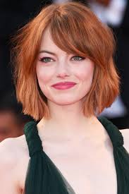 Simple sur le côté au coupe carré 2019 : Frange 45 Inspirations Tendance Pour Adopter L Une Des Coupes Les Plus Populaires Au Monde Biba Magazine
