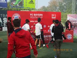 Champions league and intercontinental cup winner, 6 bundesliga titles, 5 surfing, cycling, martial arts and more: Burn Hall School Fc Bhsfc Mateen Ahmed With Bayern Munich Legend Bixente Lizarazu Facebook