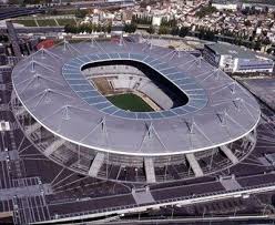 Widely known for its exterior of inflated etfe plastic panels, it is the first stadium in the world with a full colour changing exterior. Stade De France Paris ã‚µãƒƒã‚«ãƒ¼ã‚¹ã‚¿ã‚¸ã‚¢ãƒ  ç«¶æŠ€å ´ ã‚¹ã‚¿ã‚¸ã‚¢ãƒ 