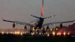 Incoming Qatar Airways flight skids