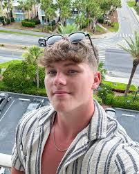 Brayden Jones's Instagram, Twitter & Facebook