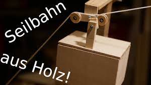 Zur stabilisiereung wurde deshalb unterm dach ein kantholz mit dem baum verbunden, wo die zweite brücke hin geht. Seilbahn Aus Holz Bauen 1 Youtube