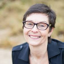 Lucia Wolf's Instagram, Twitter & Facebook