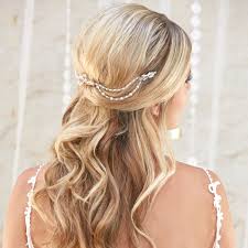 This intricate hairstyle features the braided headband which makes this style stand out of. Gorgoues Bridal Headpieces For Half Up Half Down Wedding Hairstyle