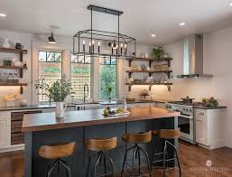 The history of craftsman houses, including key characteristics, and interior design style. Craftsman Beach House Home Bunch Interior Design Ideas