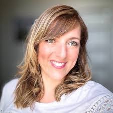 Alice Acker's Instagram, Twitter & Facebook