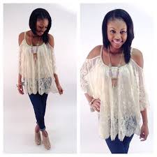 How To Wear Jeans For A Bridal Shower Dress It Up With Some Wedges And A Lacy Top And You Ll Have A Super Comfortable Yet St Fashion Fashion Outfits Lacy Tops