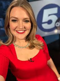 I just HAD to dress for the day! Happy February!!💗♥️ A new month, new  opportunities, a fresh start—let's make the most of it! 🤩