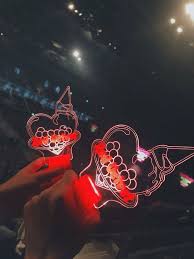 Kutija + postolje za lightstick + . Red Velvet Lightstick Help Kpophelp