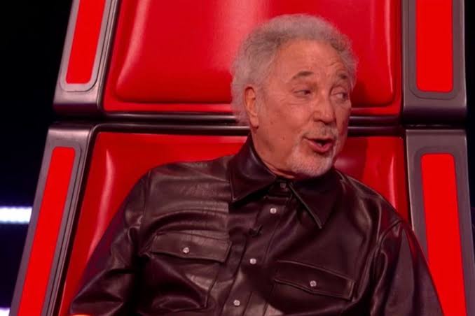 Sir Tom Jones backed by fans as thousands sign petition for The Voice UK  return - Manchester Evening News