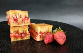 Dan dengan resep yang tepat, martabak bikinan kita bisa bersarang/berambut, berwarna kuning cantik, dan selegit buatan kedai kaki lima. Cara Membuat Resep Terang Bulan Lembut Dan Bersarang