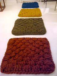 Giant Crochet Floor Mat Pillow I Want To Figure Out How To Make These They Kind Of Look Like Granny Squares Crochet Mat Crochet Home Crochet Cushions