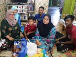 Terkini kerajaan telah mengumumkan pemberian bantuan kepada 300,000 orang kurang upaya (oku) dan ibu tunggal yang berdaftar di. Ibu Tunggal Buntu Tiada Punca Pendapatan