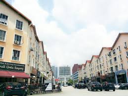 Hosts live nearby, easy to contact if you require assistance during your stay. Apartment Pusat Komersial Seksyen 7 Realman