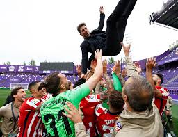 Como técnico, salvó del descenso a racing, para después coronarse en el fútbol argentino con estudiantes y river plate. Wyptraocm A6ym