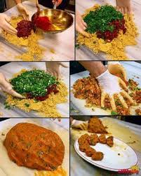 Mercimekli Kofte Tarifmize Devam Ediyoruz Yagli Salcali Sosumuzu Ince Kiyilmis Yesil Sogani Baharatini Rezepte Rezepte Mit Frikadellen Turkisches Essen